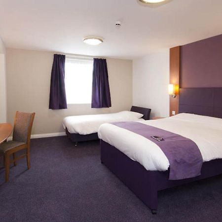 Premier Inn London Ealing Brentford Exteriér fotografie
