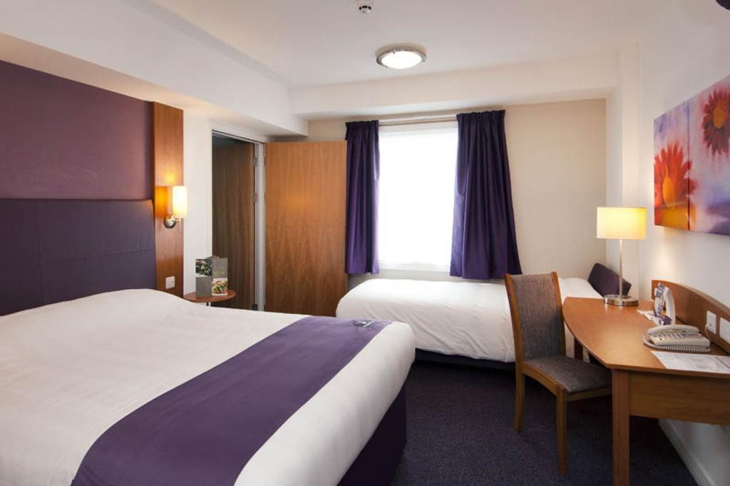 Premier Inn London Ealing Brentford Pokoj fotografie
