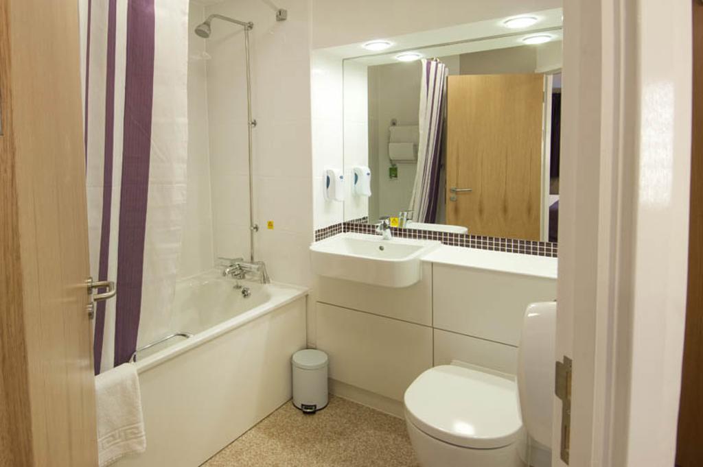 Premier Inn London Ealing Brentford Exteriér fotografie