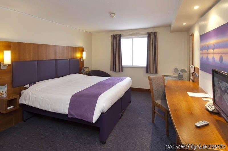 Premier Inn London Ealing Brentford Exteriér fotografie