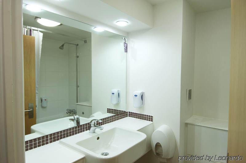 Premier Inn London Ealing Brentford Exteriér fotografie