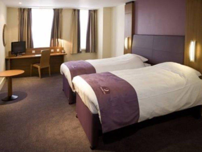 Premier Inn London Ealing Brentford Exteriér fotografie