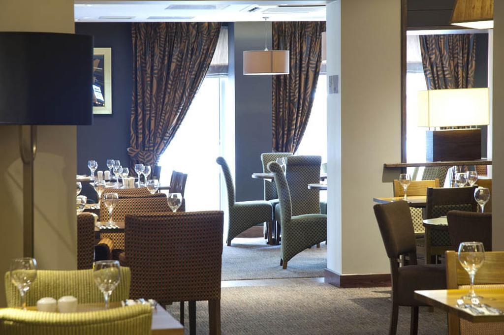Premier Inn London Ealing Brentford Exteriér fotografie