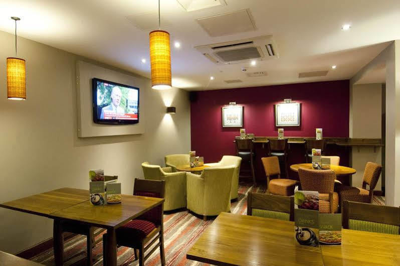 Premier Inn London Ealing Brentford Exteriér fotografie